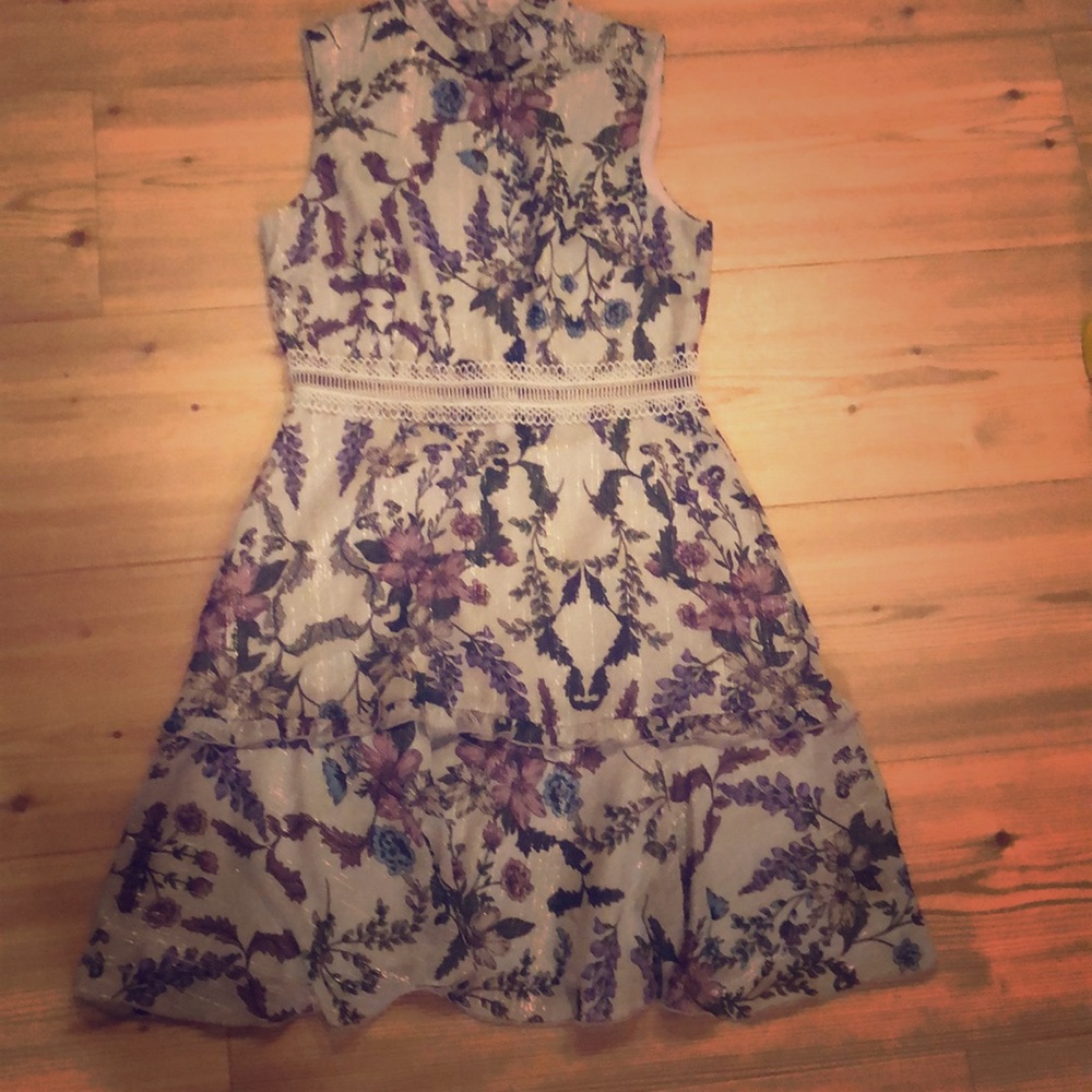 Donna Morgan elegant flowery dress